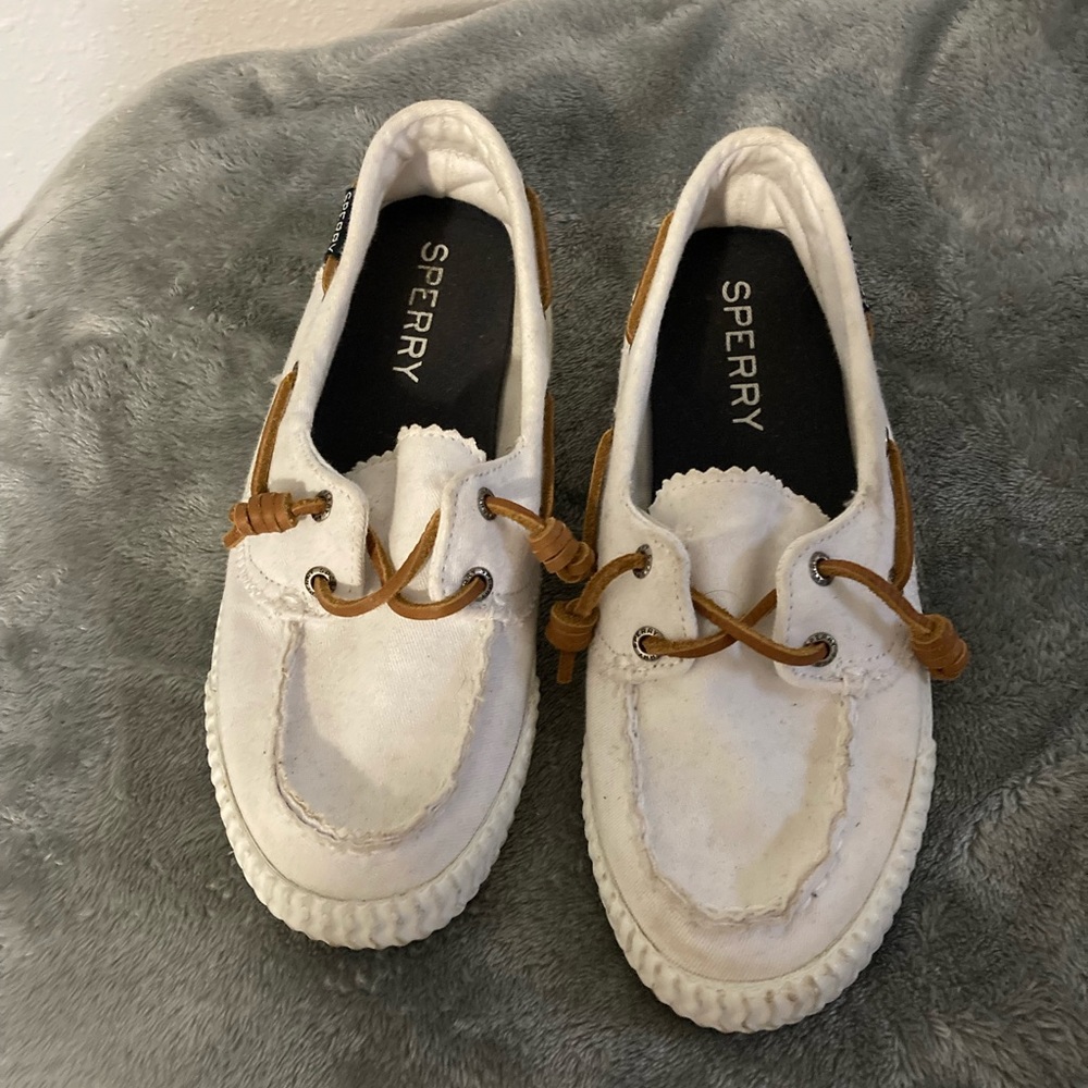 White sperry lounge away 2 linen sneakers